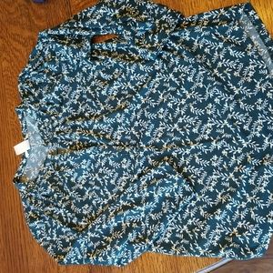 Green 3/4 sleeve Henley with olive print